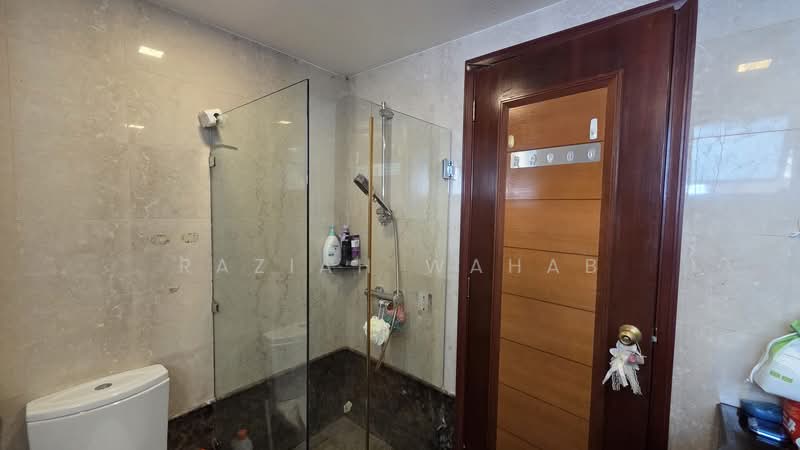Yishun Emerald, 20 Canberra Drive, 4 Bedrooms, 1,345 sqft, Condominium For Sale, by Raziah Wahab, 500230608 - Bathroom - PropertyGuru.com.sg