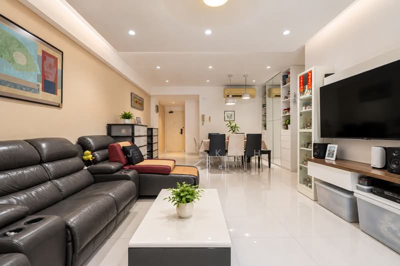 Castle Green, 485 Yio Chu Kang Road, 2 Bedrooms, 1,302 sqft, Condominium For Sale, by Jean Koh, 500230620 - Living Room - PropertyGuru.com.sg