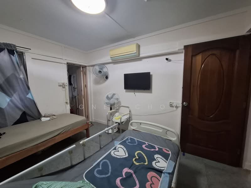 523 Ang Mo Kio Avenue 5, 523 Ang Mo Kio Avenue 5, 2 Bedrooms, 732 sqft, HDB Flat For Rent, by Agnes Choy, 500230625 - Bedroom - PropertyGuru.com.sg