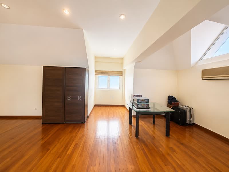 Braddell Heights Estate, 21 Dunsfold Drive, 7 Bedrooms, 7,180 sqft, Bungalow House For Sale, by Bryan Neo, 500230627 - Master Bed Room Attic - PropertyGuru.com.sg