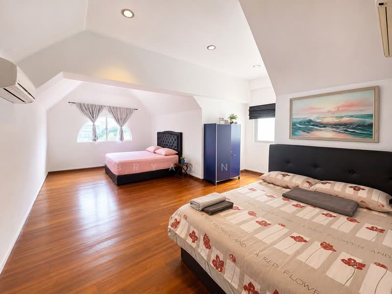 Braddell Heights Estate, 21 Dunsfold Drive, 7 Bedrooms, 7,180 sqft, Bungalow House For Sale, by Bryan Neo, 500230627 - Attic Large Bedroom - PropertyGuru.com.sg