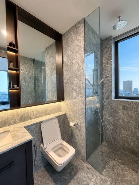 Sky Everton, 50 Everton Road, 3 Bedrooms, 915 sqft, Condominium For Rent, by Vivian Ong, 500230629 - Master Bathroom - PropertyGuru.com.sg