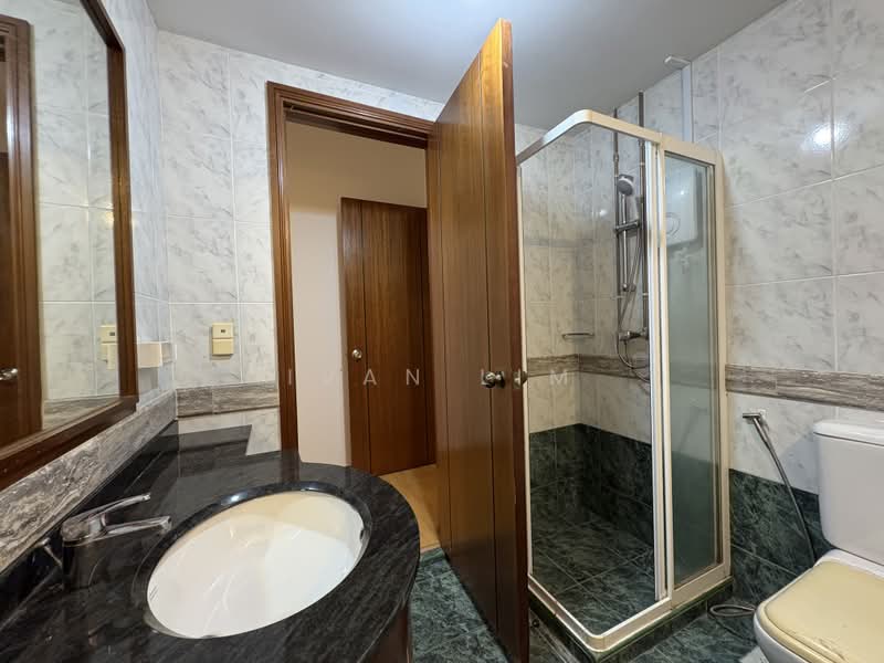 The Florida, 78 Hougang Avenue 7, 3 Bedrooms, 1,227 sqft, Condominium For Sale, by Ivan Lim, 500230650 - Bathroom - PropertyGuru.com.sg