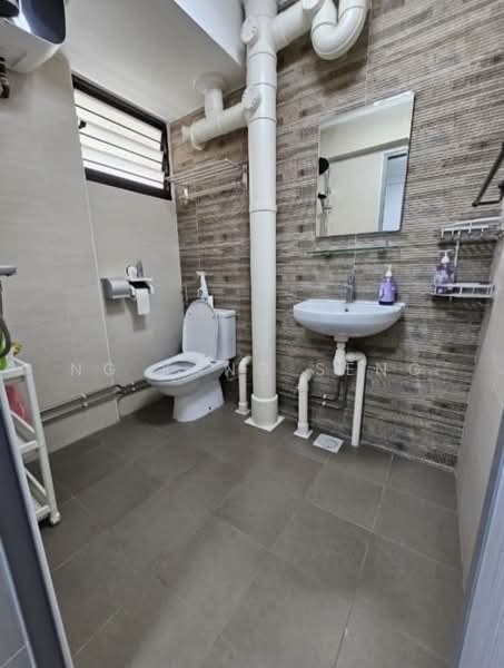539 Ang Mo Kio Avenue 10, 539 Ang Mo Kio Avenue 10, Room Rental, 120 sqft, HDB Flat For Rent, by Ng Kang Seng, 500230654 - Bathroom - PropertyGuru.com.sg