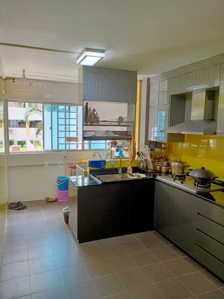 160 Yishun Street 11, 160 Yishun Street 11, 2 Bedrooms, 882 sqft, HDB Flat For Sale, by Agnes Choy, 500230669 - Kitchen - PropertyGuru.com.sg