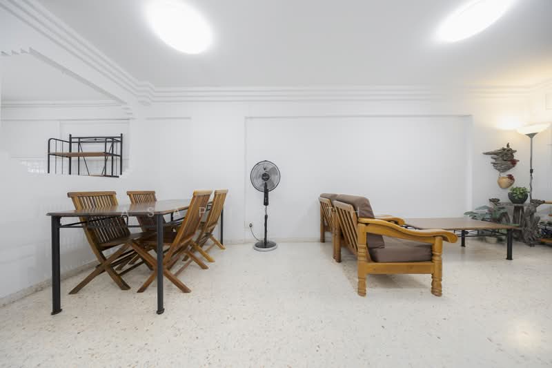 230 Serangoon Avenue 4, 230 Serangoon Avenue 4, 2 Bedrooms, 721 sqft, HDB Flat For Sale, by Asaph Mathew, 500230671 - Living Room - PropertyGuru.com.sg
