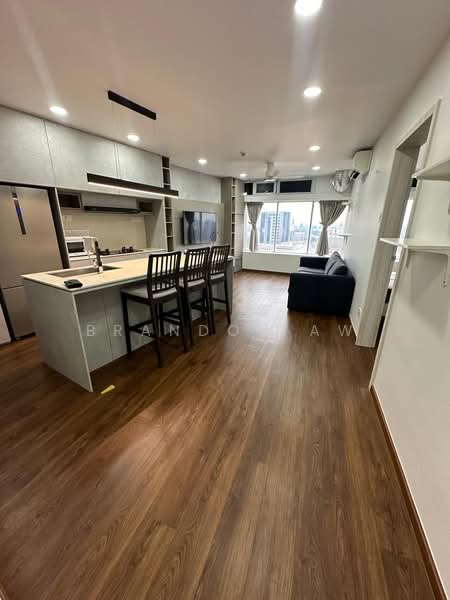 The Plaza, 7500A Beach Road, 1 Bedroom, 678 sqft, Apartment For Sale, by Brandon Aw, 500230680 - Kitchen - PropertyGuru.com.sg