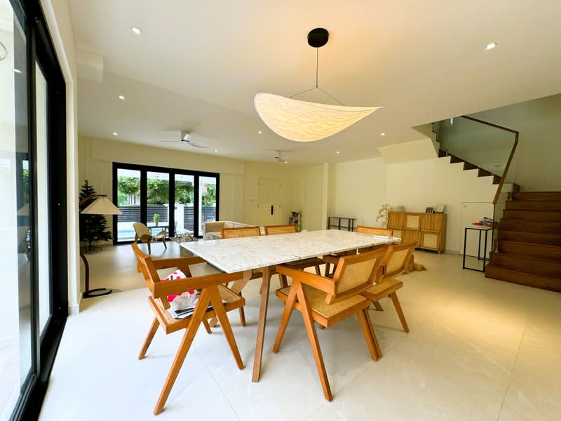 โ
๐๐ฎ๐ป๐ฑ๐ฒ๐ฑ ๐๐
๐ฐ๐ฒ๐น๐น๐ฒ๐ป๐ฐ๐ฒโ
Serangoon Garden | Corner Terrace |Resort Concept Home With Pool, Braemar Drive / Brockhampton Drive / Borthwick Drive, 5 Bedrooms, 4,500 sqft, Corner Terrace For Sale, by Andy Cheng, 500230685 - Living Room - PropertyGuru.com.sg