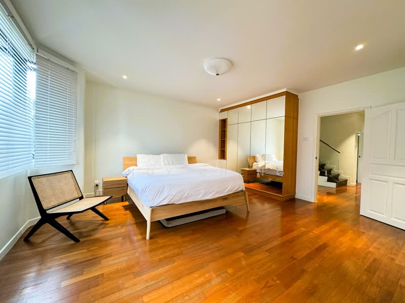 โ
๐๐ฎ๐ป๐ฑ๐ฒ๐ฑ ๐๐
๐ฐ๐ฒ๐น๐น๐ฒ๐ป๐ฐ๐ฒโ
Serangoon Garden | Corner Terrace |Resort Concept Home With Pool, Braemar Drive / Brockhampton Drive / Borthwick Drive, 5 Bedrooms, 4,500 sqft, Corner Terrace For Sale, by Andy Cheng, 500230685 - Bedroom - PropertyGuru.com.sg