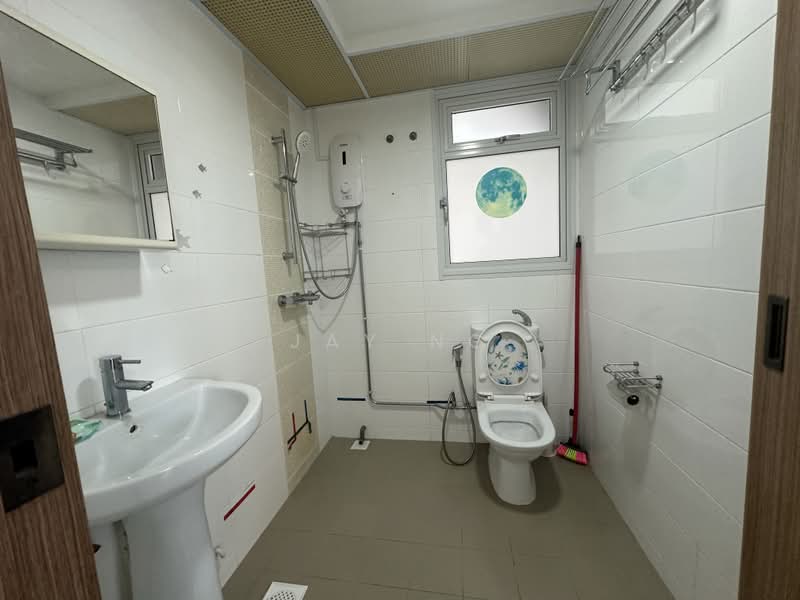 451A Bukit Batok West Avenue 6, 451A Bukit Batok West Avenue 6, 1 Bedroom, 400 sqft, HDB Flat For Rent, by Jay Ng, 500230702 - Bathroom - PropertyGuru.com.sg