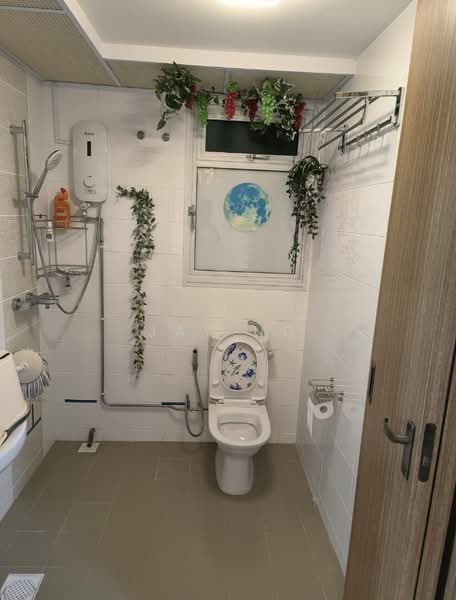 451A Bukit Batok West Avenue 6, 451A Bukit Batok West Avenue 6, 1 Bedroom, 400 sqft, HDB Flat For Rent, by Jay Ng, 500230702 - Bathroom - PropertyGuru.com.sg