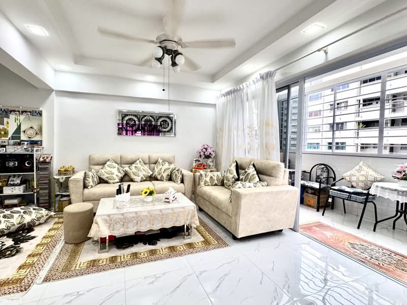 337 Jurong East Avenue 1, 337 Jurong East Avenue 1, 4 Bedrooms, 1,582 sqft, HDB Flat For Sale, by Jeffri Lim, 林冠名, 500230709 - Living Room - PropertyGuru.com.sg