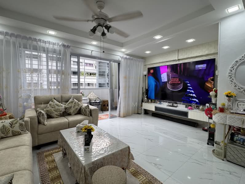 337 Jurong East Avenue 1, 337 Jurong East Avenue 1, 4 Bedrooms, 1,582 sqft, HDB Flat For Sale, by Jeffri Lim, 林冠名, 500230709 - Living Room - PropertyGuru.com.sg