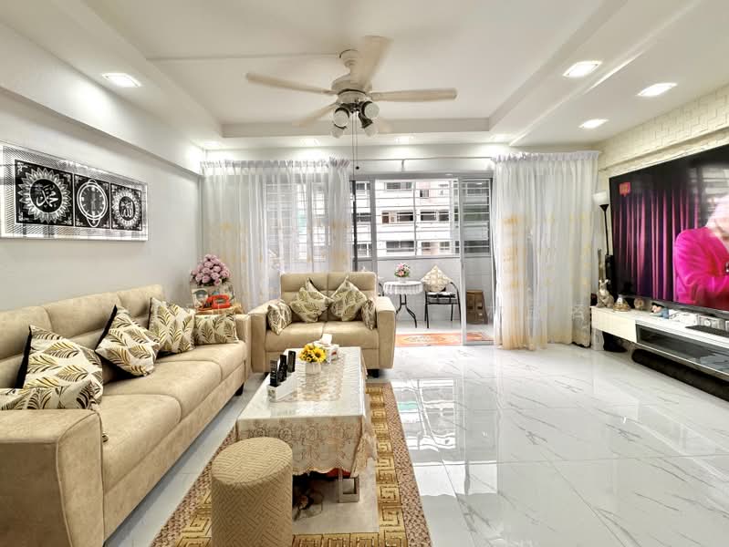 337 Jurong East Avenue 1, 337 Jurong East Avenue 1, 4 Bedrooms, 1,582 sqft, HDB Flat For Sale, by Jeffri Lim, 林冠名, 500230709 - Living Room - PropertyGuru.com.sg