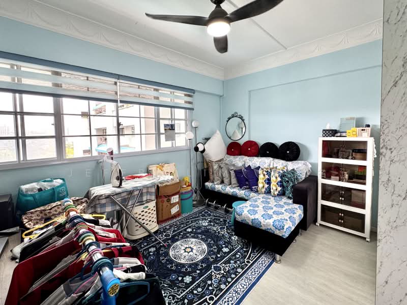 337 Jurong East Avenue 1, 337 Jurong East Avenue 1, 4 Bedrooms, 1,582 sqft, HDB Flat For Sale, by Jeffri Lim, 林冠名, 500230709 - Living Room - PropertyGuru.com.sg