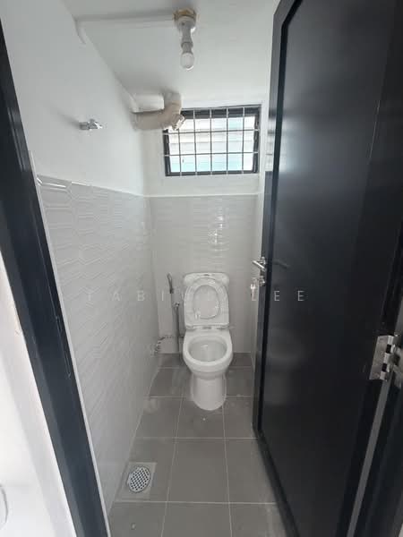 45 Sims Drive, 45 Sims Drive, 2 Bedrooms, 737 sqft, HDB Flat For Rent, by Fabius Lee, 500230727 - Bathroom - PropertyGuru.com.sg