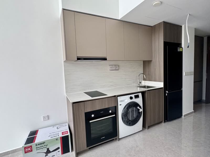 Hillock Green, 22-28 Lentor Central, Mandai / Upper Thomson, 1 Bedroom, 689 sqft, Condominium For Sale, by Esther Cai, 500230736 - Kitchen - PropertyGuru.com.sg