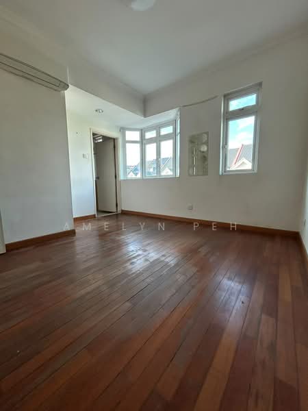 548365, , 6 Bedrooms, 2,800 sqft, Terraced House For Sale, by Amelyn Peh, 500230746 - Interior - PropertyGuru.com.sg