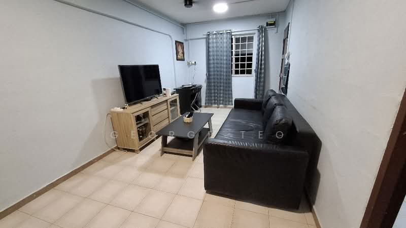 222 Serangoon Avenue 4, 222 Serangoon Avenue 4, 2 Bedrooms, 721 sqft, HDB Flat For Sale, by George Teo, 500230753 - Living Room - PropertyGuru.com.sg