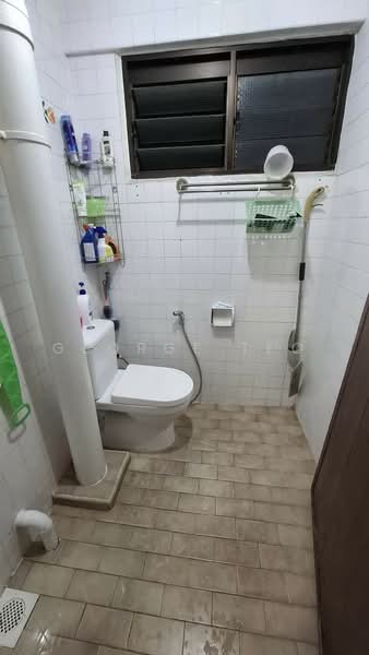 222 Serangoon Avenue 4, 222 Serangoon Avenue 4, 2 Bedrooms, 721 sqft, HDB Flat For Sale, by George Teo, 500230753 - Bathroom - PropertyGuru.com.sg