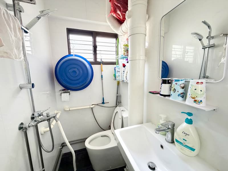 437 Yishun Avenue 6, 437 Yishun Avenue 6, Sembawang / Yishun, Room Rental, 118 sqft, HDB Flat For Rent, by Clara Lam, 500230763 - Bathroom - PropertyGuru.com.sg
