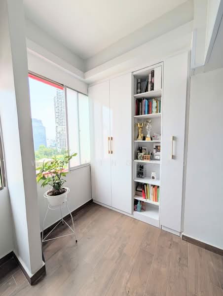 People's Park Complex, 1 Park Road, Room Rental, 150 sqft, Apartment For Rent, by Wee Ming Hao, 500230775 - Study - PropertyGuru.com.sg