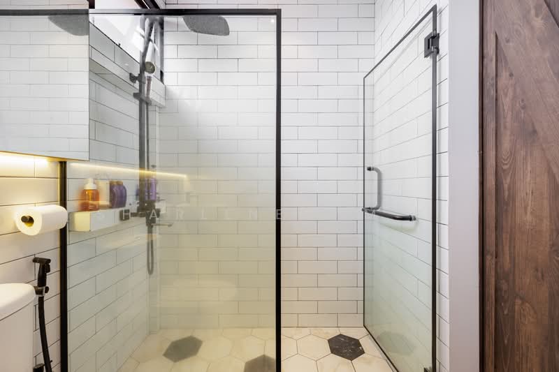 Eastern Lagoon II, 208 Upper East Coast Road, 2 Bedrooms, 893 sqft, Condominium For Sale, by Sharlene Lim SL, 500230794 - Bathroom - PropertyGuru.com.sg
