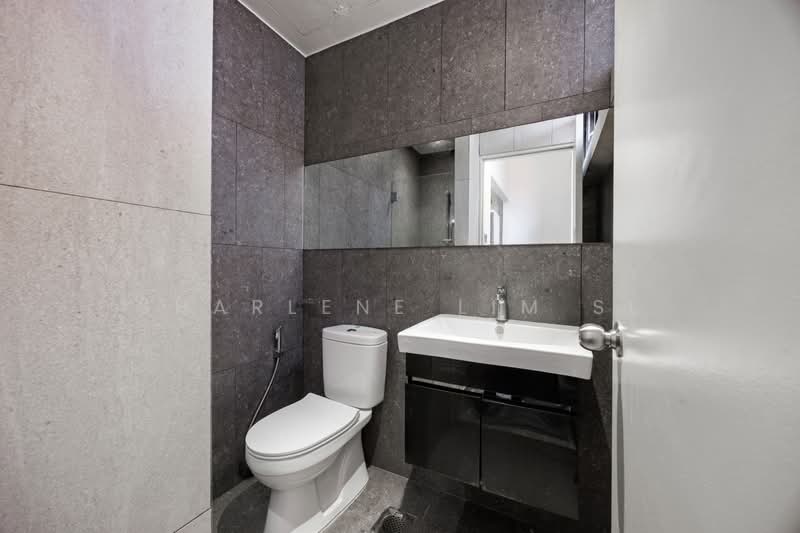 Eastern Lagoon II, 208 Upper East Coast Road, 2 Bedrooms, 893 sqft, Condominium For Sale, by Sharlene Lim SL, 500230794 - Bathroom - PropertyGuru.com.sg