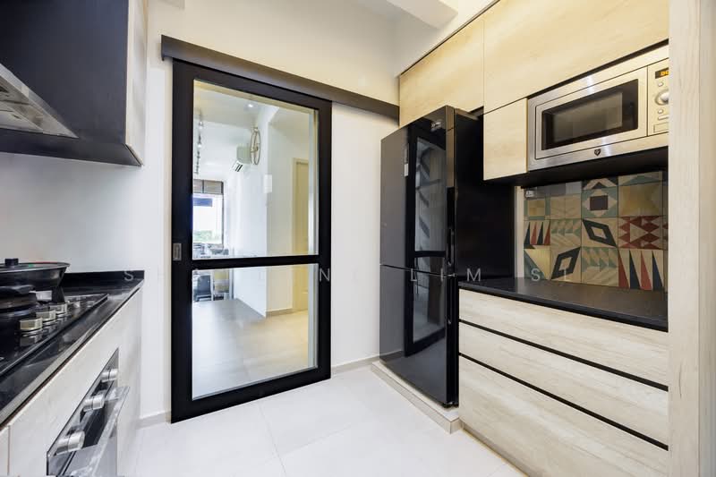 Eastern Lagoon II, 208 Upper East Coast Road, 2 Bedrooms, 893 sqft, Condominium For Sale, by Sharlene Lim SL, 500230794 - Kitchen - PropertyGuru.com.sg