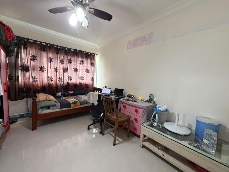 114 Tampines Street 11, 114 Tampines Street 11, Pasir Ris / Tampines, 3 Bedrooms, 1,432 sqft, HDB Flat For Sale, by Sharlene Lim SL, 500230802 - Bedroom - PropertyGuru.com.sg