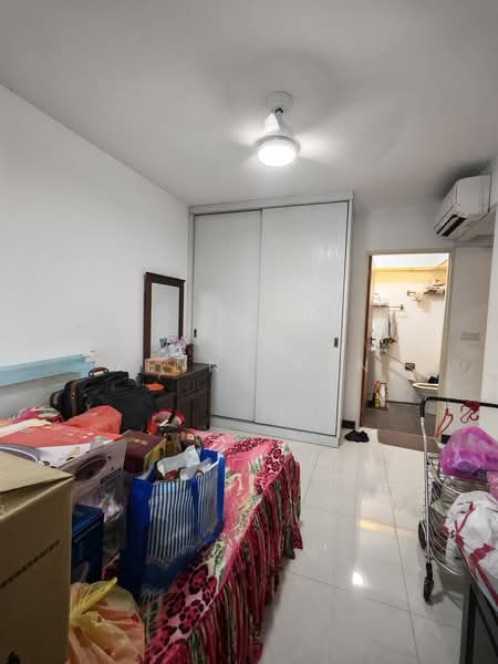 561A Jurong West Street 42, 561A Jurong West Street 42, 3 Bedrooms, 1,001 sqft, HDB Flat For Sale, by Kenny Kan, 500230817 - Bedroom - PropertyGuru.com.sg