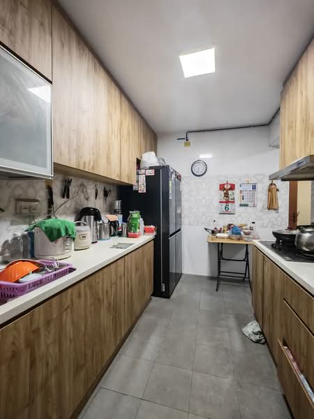 561A Jurong West Street 42, 561A Jurong West Street 42, 3 Bedrooms, 1,001 sqft, HDB Flat For Sale, by Kenny Kan, 500230817 - Kitchen - PropertyGuru.com.sg