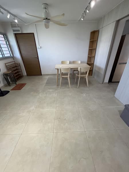 8 Holland Avenue, 8 Holland Avenue, 3 Bedrooms, 882 sqft, HDB Flat For Sale, by Lim Y X, 500230830 - Dining Room - PropertyGuru.com.sg