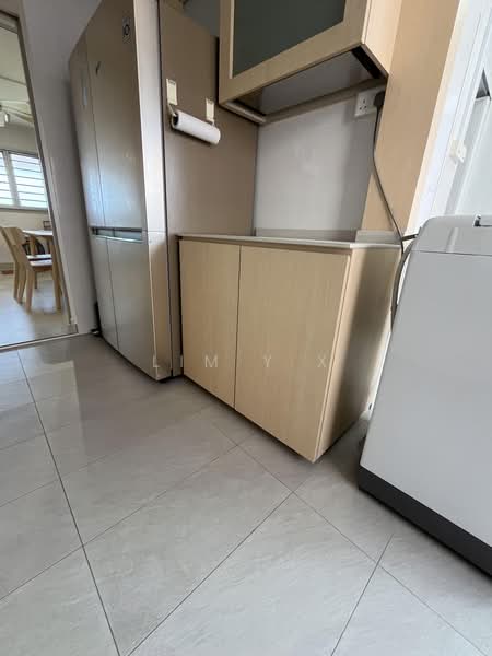 8 Holland Avenue, 8 Holland Avenue, 3 Bedrooms, 882 sqft, HDB Flat For Sale, by Lim Y X, 500230830 - Kitchen - PropertyGuru.com.sg
