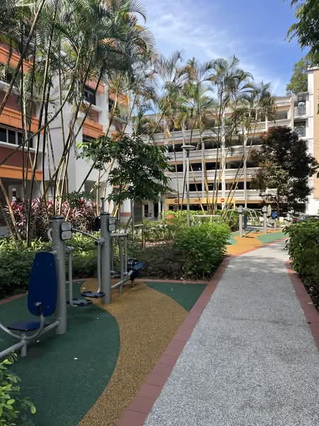 8 Holland Avenue, 8 Holland Avenue, 3 Bedrooms, 882 sqft, HDB Flat For Sale, by Lim Y X, 500230830 - Exterior - PropertyGuru.com.sg