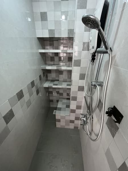8 Holland Avenue, 8 Holland Avenue, 3 Bedrooms, 882 sqft, HDB Flat For Sale, by Lim Y X, 500230830 - Bathroom - PropertyGuru.com.sg