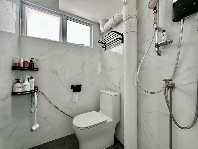 419 Bedok North Street 1, 419 Bedok North Street 1, 2 Bedrooms, 731 sqft, HDB Flat For Rent, by Gladys Kee, 500230831 - Bathroom - PropertyGuru.com.sg