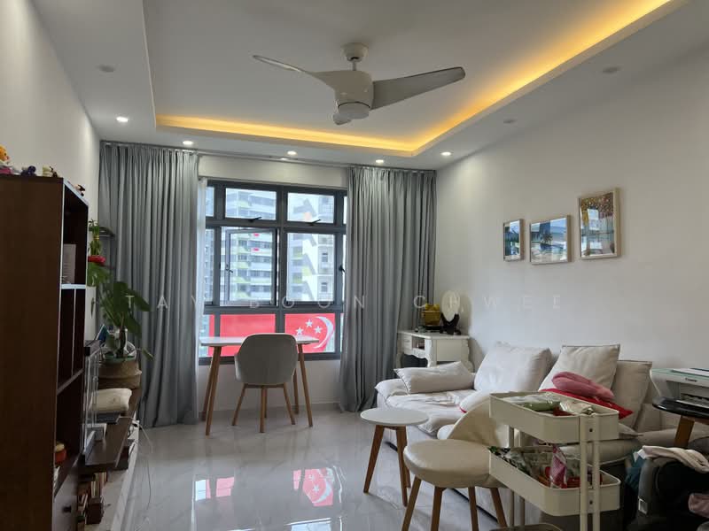 622A Tampines Avenue 12, 622A Tampines Avenue 12, 3 Bedrooms, 1,001 sqft, HDB Flat For Sale, by Tay Boon Chwee, 500230844 - Living Room - PropertyGuru.com.sg
