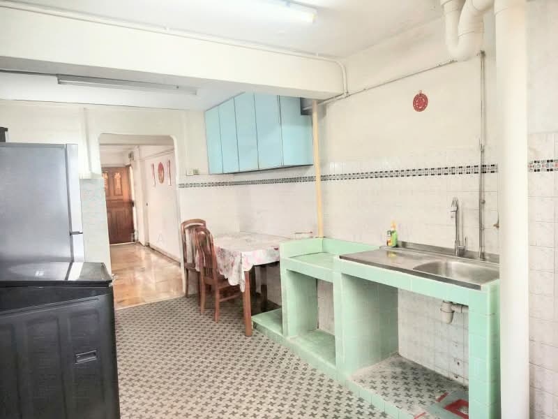 31 Marine Crescent, 31 Marine Crescent, 2 Bedrooms, 818 sqft, HDB Flat For Sale, by Pauline Chui, 500230851 - Kitchen - PropertyGuru.com.sg