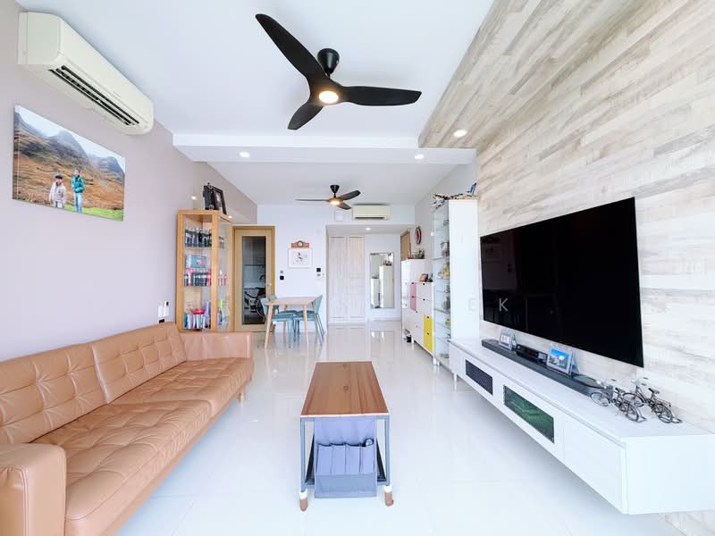 Westwood Residences EC, 194 Westwood Avenue, 4 Bedrooms, 1,238 sqft, Condominium For Sale, by Alexis Quek, 500230859 - Living Room - PropertyGuru.com.sg
