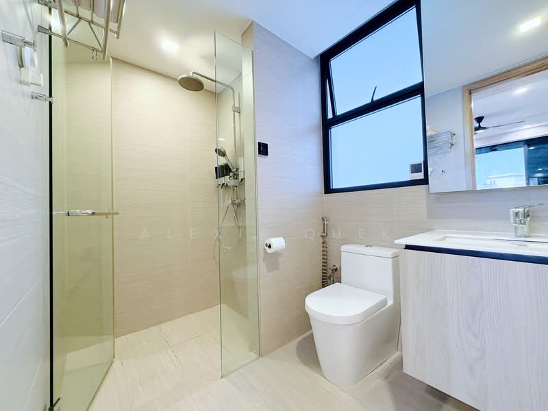 Westwood Residences EC, 194 Westwood Avenue, 4 Bedrooms, 1,238 sqft, Condominium For Sale, by Alexis Quek, 500230859 - Bathroom - PropertyGuru.com.sg