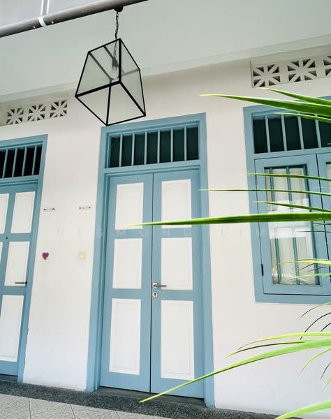 27 LORONG 41 GEYLANG, 27 LORONG 41 GEYLANG, Eunos / Geylang / Paya Lebar, 2 Bedrooms, 1,238 sqft, Cluster House For Rent, by Desmond Lim, 500230861 - PropertyGuru.com.sg
