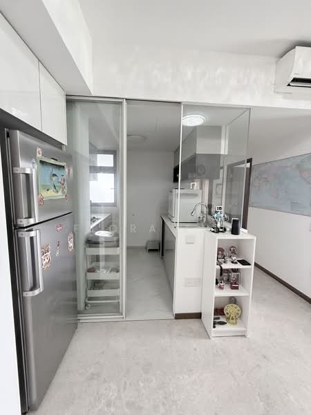 Fourth Avenue Residences, 4 Fourth Avenue, 3 Bedrooms, 947 sqft, Condominium For Sale, by Flora Zhu, 500230866 - Kitchen - PropertyGuru.com.sg