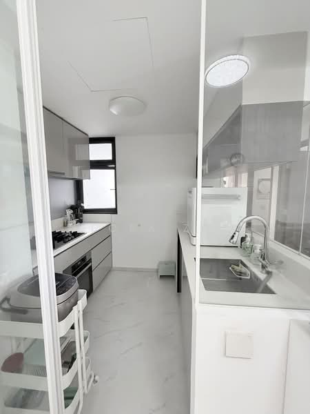 Fourth Avenue Residences, 4 Fourth Avenue, 3 Bedrooms, 947 sqft, Condominium For Sale, by Flora Zhu, 500230866 - Kitchen - PropertyGuru.com.sg