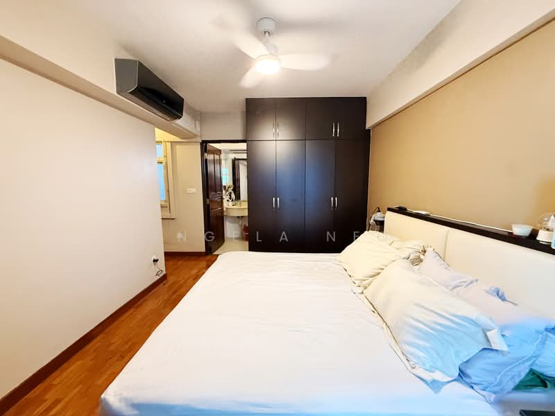 466A Spring Lodge, 466A Sembawang Drive, 3 Bedrooms, 1,184 sqft, HDB Flat For Sale, by Angela Neo, 500230874 - Master Bedroom - PropertyGuru.com.sg