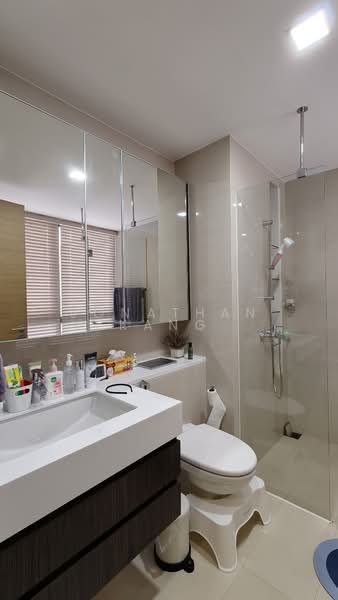The Palette, 117 Pasir Ris Grove, 4 Bedrooms, 1,173 sqft, Condominium For Sale, by Jonathan Kang, 500230884 - Bathroom - PropertyGuru.com.sg