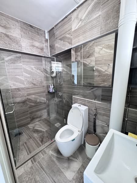 227D Compassvale Drive, 227D Compassvale Drive, 4 Bedrooms, 121 sqft, HDB Flat For Sale, by Andy Lim, 500230885 - Bathroom - PropertyGuru.com.sg