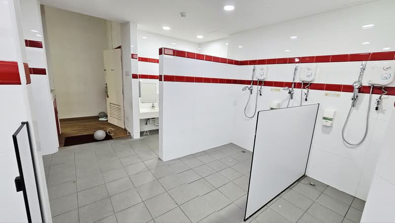 Fitted w/Aircon Light Floor. Suits almost any Biz - Retail Shop/ Clinic/ Schools/ Fitness/ F&B, etc, Balestier | Bendemeer | St Michael's, 2,784 sqft, Medical For Rent, by Clara Heng, 500230896 - Bathroom - CommercialGuru.com.sg
