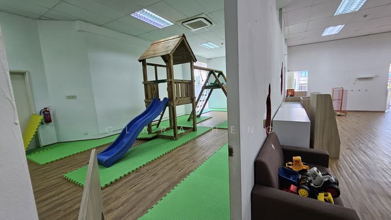 Fitted w/Aircon Light Floor. Suits almost any Biz - Retail Shop/ Clinic/ Schools/ Fitness/ F&B, etc, Balestier | Bendemeer | St Michael's, 2,784 sqft, Medical For Rent, by Clara Heng, 500230896 - Interior - CommercialGuru.com.sg
