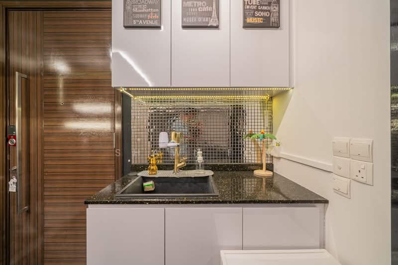 Smart Suites, 302 Sims Avenue, 1 Bedroom, 452 sqft, Condominium For Rent, by Shawn Fok, 500230916 - Kitchen - PropertyGuru.com.sg